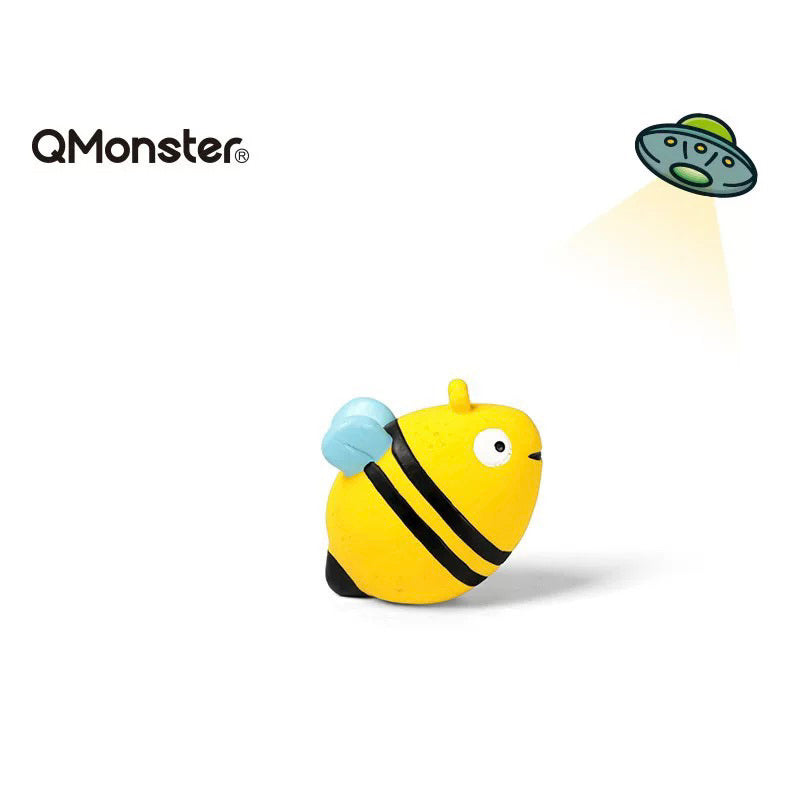 Qmonster Rubber Squeaky Toys - Waterproof Toy for Swimming/ Beach (Bumble Bee)